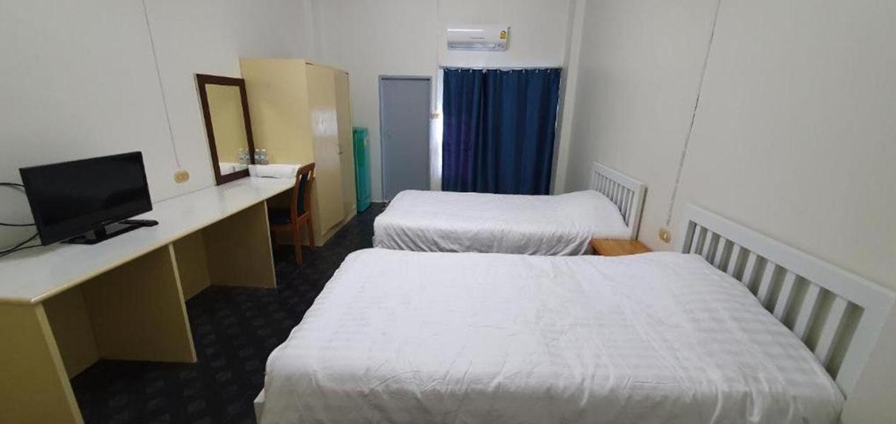 Monta Apartment Bangsaen Exteriör bild