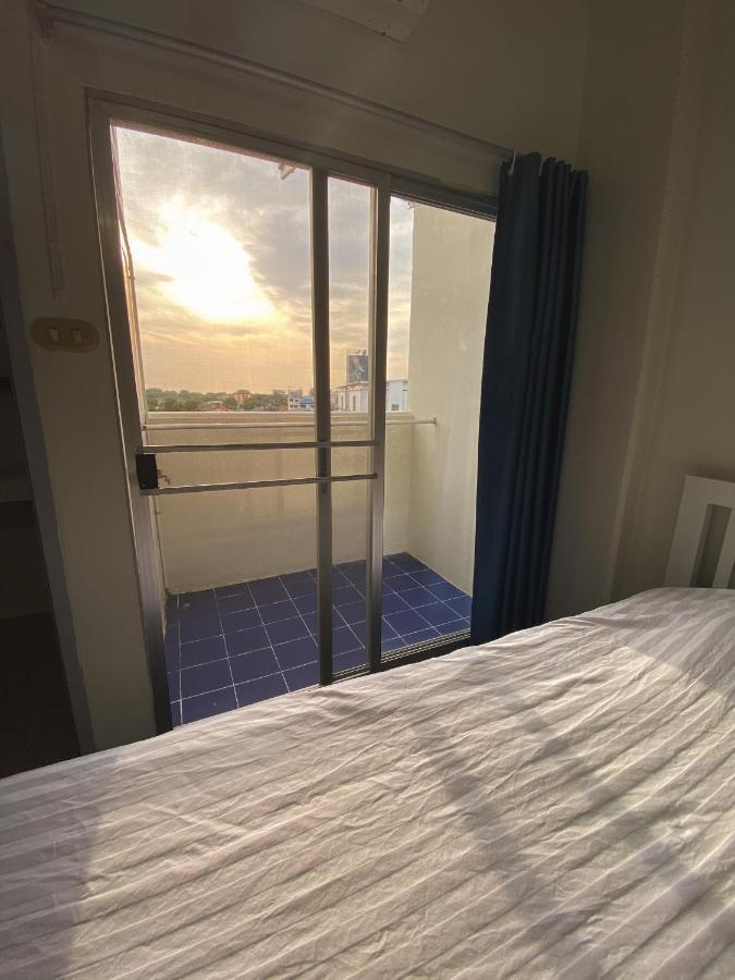 Monta Apartment Bangsaen Exteriör bild