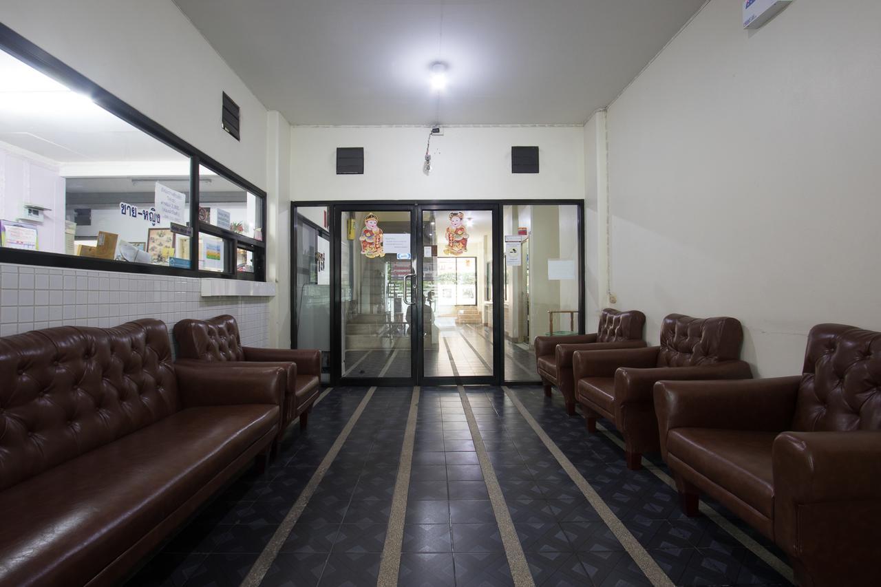 Monta Apartment Bangsaen Exteriör bild